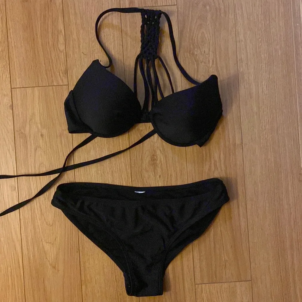 Size small Bikini - Picture 1 of 1